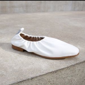 Dear Frances the Glove Ballerina Ballet Flat in Chalk 36